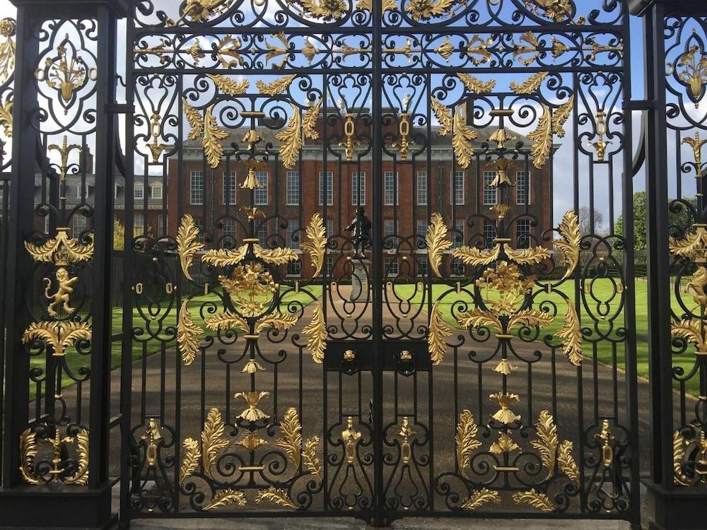 Beverley City Лондон Экстерьер фото